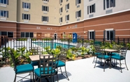 Restaurant 2 Candlewood Suites MIAMI EXEC AIRPORT - KENDALL