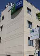 Exterior Feature Holiday Inn Express MADRID-SAN SEBASTIAN D/L REYES, an IHG Hotel