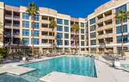 Swimming Pool 6 Staybridge Suites LAS VEGAS - STADIUM DISTRICT, an IHG Hotel