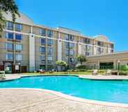 Swimming Pool 7 Holiday Inn DALLAS DFW AIRPORT AREA WEST, an IHG Hotel