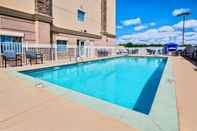 Swimming Pool Holiday Inn Express & Suites COOKEVILLE, an IHG Hotel