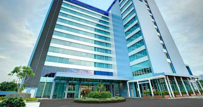 Bangunan Holiday Inn Express JAKARTA INTERNATIONAL EXPO, an IHG Hotel