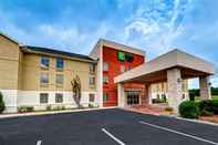 Bangunan Holiday Inn Express & Suites CROSSVILLE, an IHG Hotel