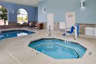 Swimming Pool Holiday Inn Express & Suites FARMINGTON (BLOOMFIELD), an IHG Hotel