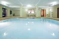 สระว่ายน้ำ Holiday Inn Express & Suites LOS ALAMOS ENTRADA PARK, an IHG Hotel