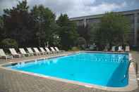 Swimming Pool Holiday Inn & Suites PARSIPPANY FAIRFIELD, an IHG Hotel