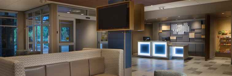 Lobby Holiday Inn Express & Suites PORTLAND AIRPORT, an IHG Hotel