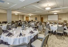 Functional Hall 6 Holiday Inn & Suites BELLINGHAM by IHG, an IHG Hotel
