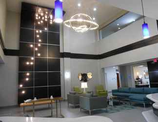 Lobby 2 Holiday Inn Express & Suites HOUSTON NORTHWEST-BROOKHOLLOW, an IHG Hotel