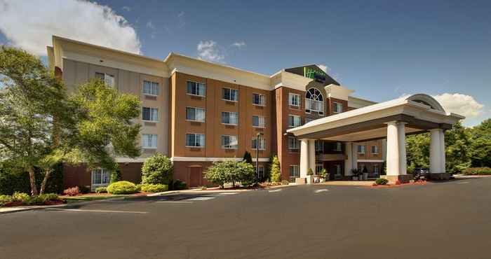 ภายนอกอาคาร Holiday Inn Express & Suites MIDDLEBORO RAYNHAM, an IHG Hotel