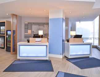 Lobby 2 Holiday Inn Express & Suites BUFFALO DOWNTOWN - MEDICAL CTR, an IHG Hotel
