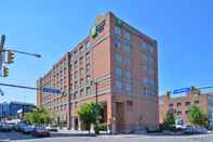 Exterior Holiday Inn Express & Suites BUFFALO DOWNTOWN - MEDICAL CTR, an IHG Hotel