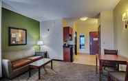 Common Space 5 Holiday Inn Express & Suites WYTHEVILLE, an IHG Hotel