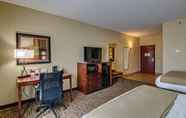 Bedroom 4 Holiday Inn Express & Suites WYTHEVILLE, an IHG Hotel