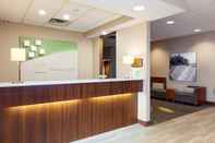 Lobby Holiday Inn WEIRTON - STEUBENVILLE AREA, an IHG Hotel