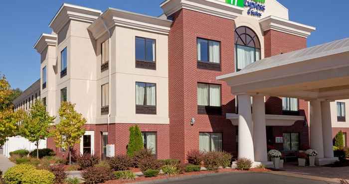 Exterior Holiday Inn Express & Suites MANCHESTER-AIRPORT, an IHG Hotel