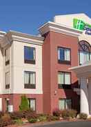 EXTERIOR_BUILDING Holiday Inn Express & Suites MANCHESTER-AIRPORT, an IHG Hotel