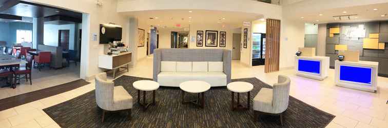 Lobby Holiday Inn Express & Suites GREENVILLE, an IHG Hotel