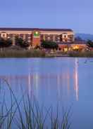 EXTERIOR_BUILDING Holiday Inn Express AT MONTEREY BAY, an IHG Hotel