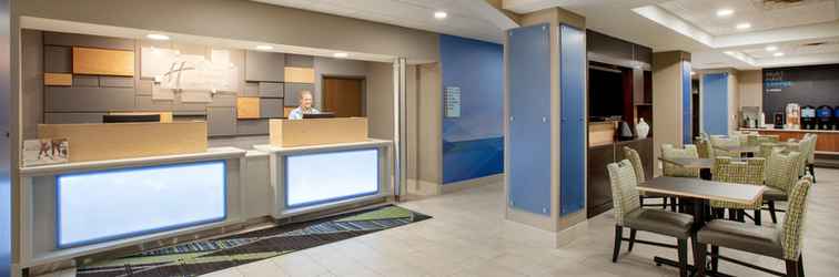 Sảnh chờ Holiday Inn Express & Suites COLUMBUS, an IHG Hotel