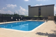 Swimming Pool Holiday Inn DANBURY-BETHEL @ I-84, an IHG Hotel