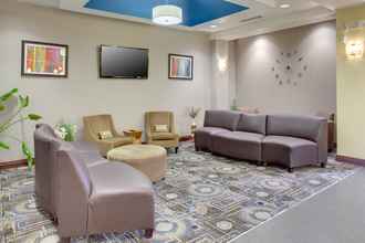 Sảnh chờ 4 Holiday Inn Express & Suites CHARLESTON NW - CROSS LANES, an IHG Hotel