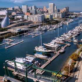 Downtown Tacoma1Holiday Inn Express & Suites TACOMA DOWNTOWN, an IHG Hotel,BJ's Bingo飯店