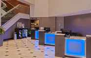 Lobi 5 Crowne Plaza Suites MSP AIRPORT - MALL OF AMERICA, an IHG Hotel