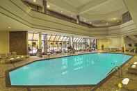 Swimming Pool Crowne Plaza Suites MSP AIRPORT - MALL OF AMERICA, an IHG Hotel