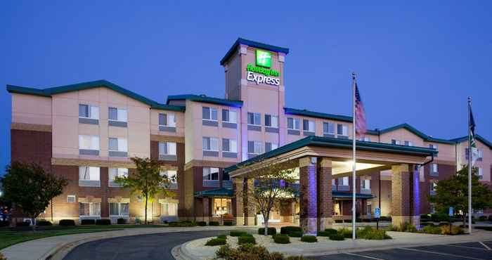 Exterior Holiday Inn Express & Suites ST. PAUL NE (VADNAIS HEIGHTS), an IHG Hotel