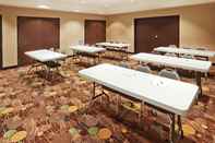 Functional Hall Holiday Inn Express & Suites OKMULGEE, an IHG Hotel