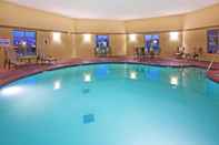 Swimming Pool Holiday Inn Express & Suites OKMULGEE, an IHG Hotel