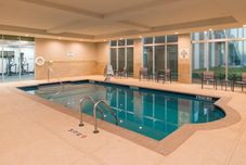 สระว่ายน้ำ Holiday Inn & Suites HOUSTON WEST - KATY MILLS by IHG, an IHG Hotel