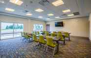 Functional Hall 2 Holiday Inn Express & Suites REEDSVILLE - STATE COLL AREA, an IHG Hotel