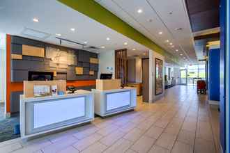 Lobby 4 Holiday Inn Express & Suites REEDSVILLE - STATE COLL AREA, an IHG Hotel