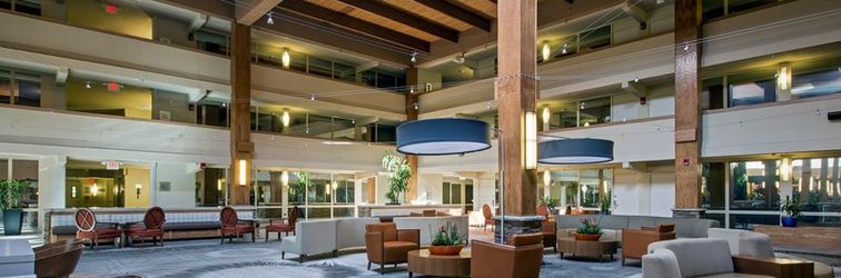 Lobi Crowne Plaza SUFFERN-MAHWAH by IHG, an IHG Hotel