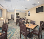 Restaurant 2 Holiday Inn LITTLE ROCK-AIRPORT-CONF CTR, an IHG Hotel