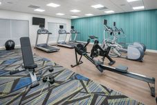 健身中心 Holiday Inn Express & Suites SUGAR LAND SE - MISSOURI CITY by IHG, an IHG Hotel