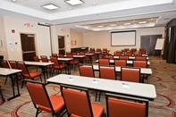 Functional Hall Holiday Inn Express & Suites COLUMBUS - EASTON AREA, an IHG Hotel