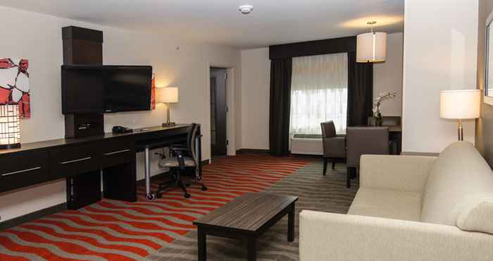 Common Space Holiday Inn Express & Suites COLUMBUS - EASTON AREA, an IHG Hotel