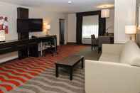 Common Space Holiday Inn Express & Suites COLUMBUS - EASTON AREA, an IHG Hotel