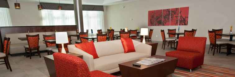 Sảnh chờ Holiday Inn Express & Suites COLUMBUS - EASTON AREA, an IHG Hotel