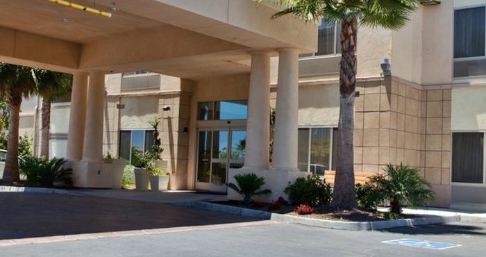 ภายนอกอาคาร Holiday Inn Express & Suites SAN DIEGO OTAY MESA, an IHG Hotel