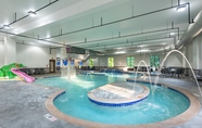 Swimming Pool 6 Holiday Inn Express & Suites COLUMBUS - POLARIS PARKWAY, an IHG Hotel