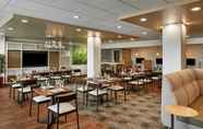 Restaurant 7 Holiday Inn ALEXANDRIA - CARLYLE, an IHG Hotel