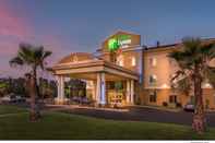 Bên ngoài Holiday Inn Express & Suites RED BLUFF-SOUTH REDDING AREA, an IHG Hotel