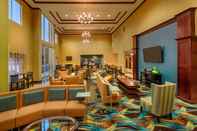 Lobby Holiday Inn Express & Suites RED BLUFF-SOUTH REDDING AREA, an IHG Hotel