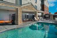 Swimming Pool Holiday Inn Express ROCKLIN - GALLERIA AREA, an IHG Hotel