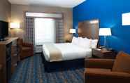 Bedroom 4 Holiday Inn Express ROCKLIN - GALLERIA AREA, an IHG Hotel