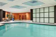 Swimming Pool Crowne Plaza AUBURN HILLS, an IHG Hotel